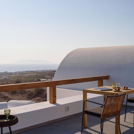 Este Luxury Suites Firá Buitenkant foto