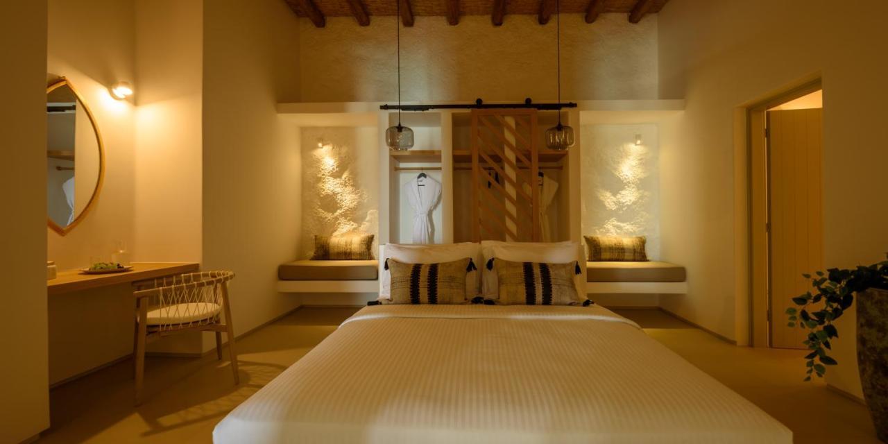 Este Luxury Suites Firá Buitenkant foto