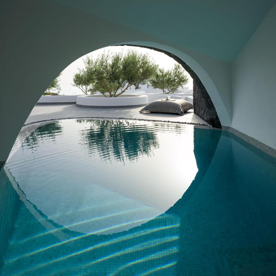 Este Luxury Suites Firá Buitenkant foto