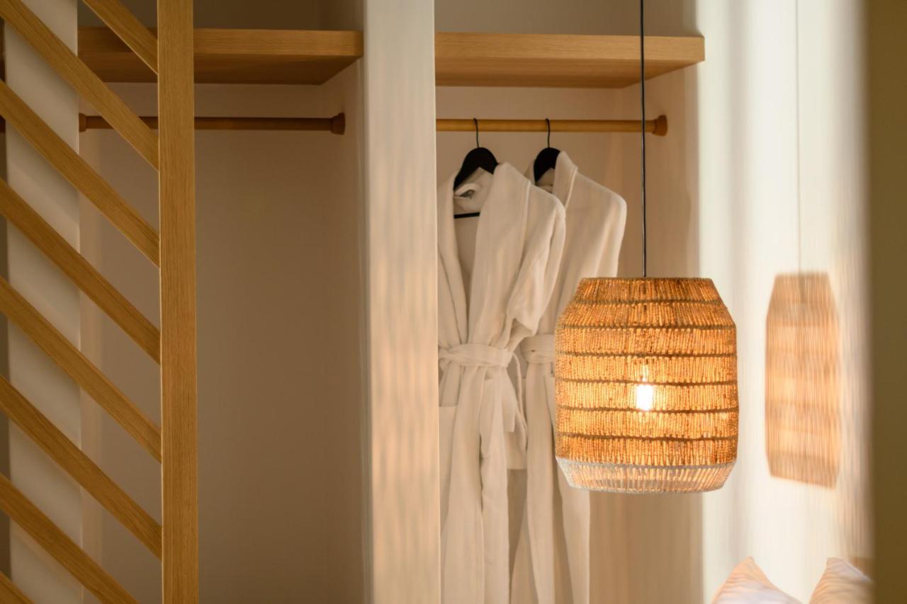 Este Luxury Suites Firá Buitenkant foto