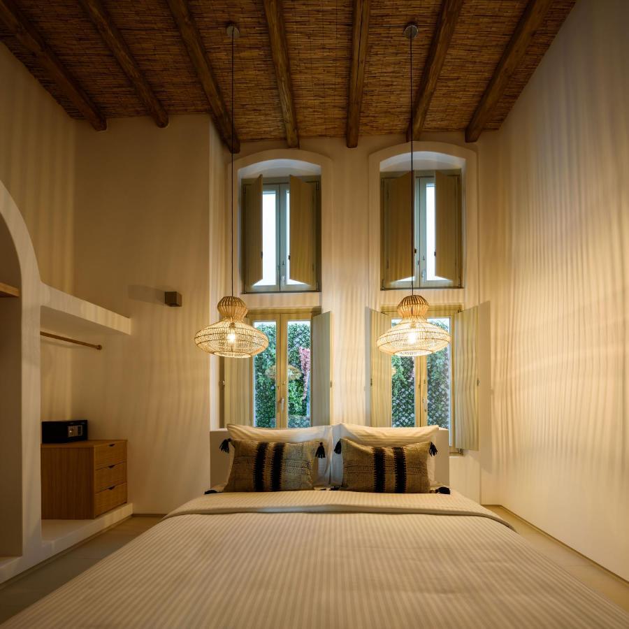 Este Luxury Suites Firá Buitenkant foto