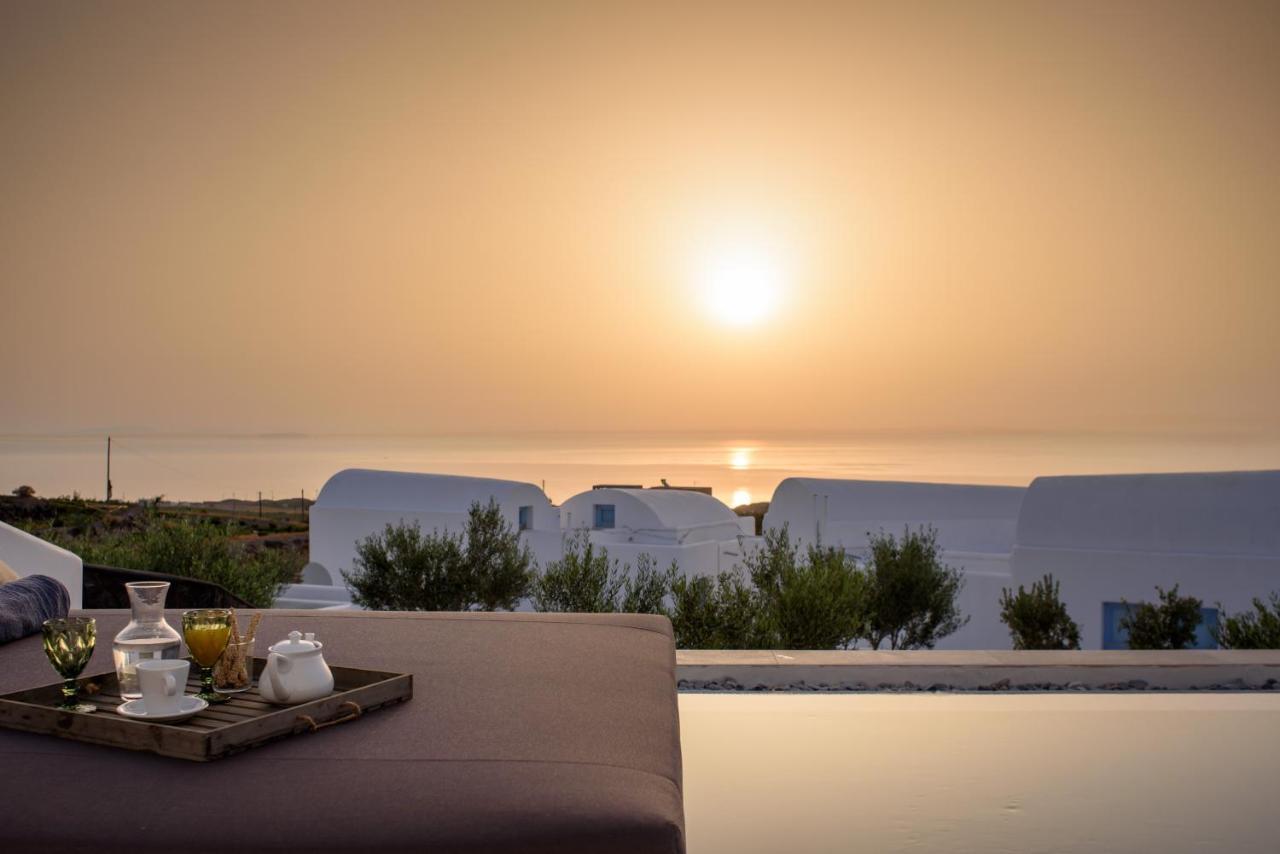Este Luxury Suites Firá Buitenkant foto