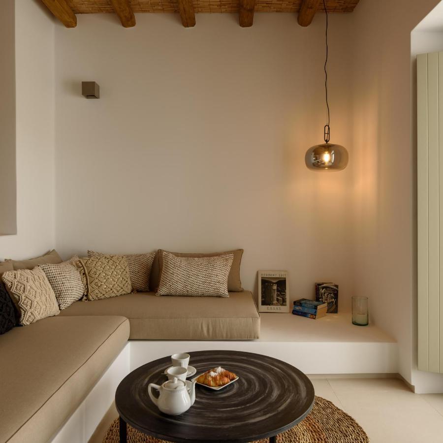 Este Luxury Suites Firá Buitenkant foto