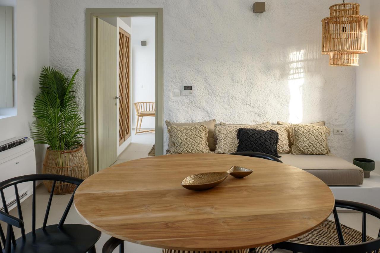 Este Luxury Suites Firá Buitenkant foto