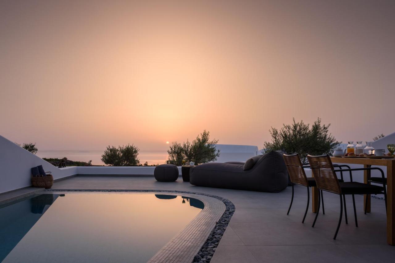 Este Luxury Suites Firá Buitenkant foto