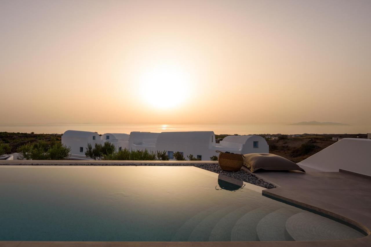 Este Luxury Suites Firá Buitenkant foto