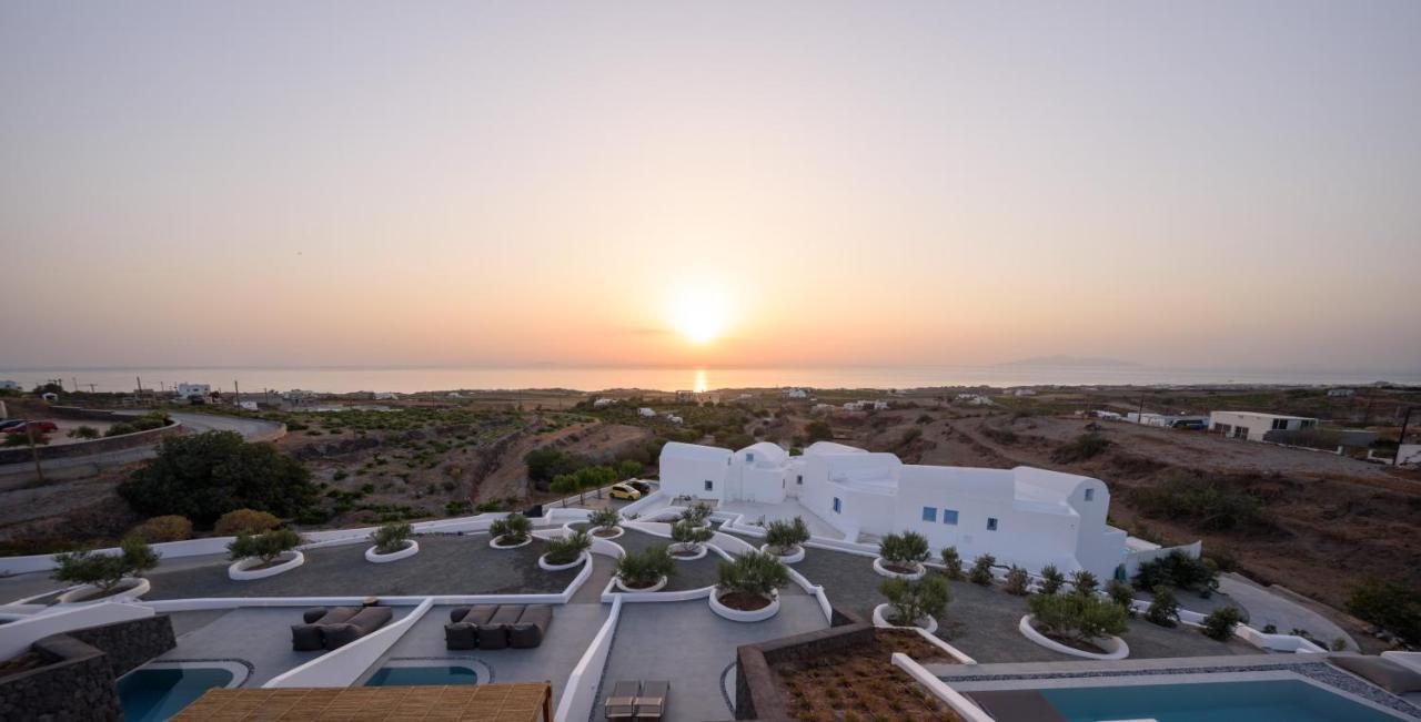 Este Luxury Suites Firá Buitenkant foto