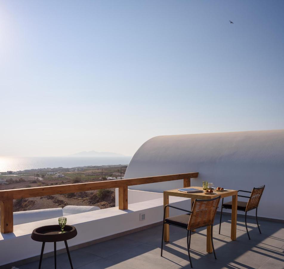 Este Luxury Suites Firá Buitenkant foto