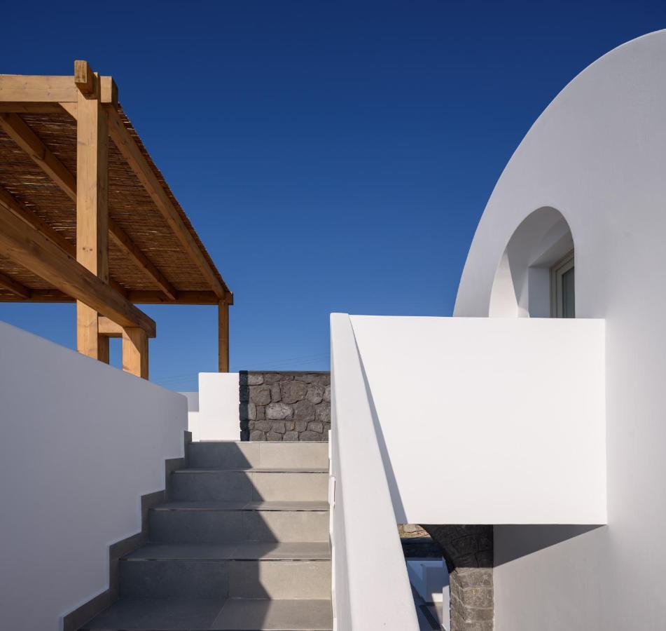 Este Luxury Suites Firá Buitenkant foto